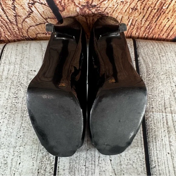 BCBG Generation Black Patent Peep Toe 4” Stiletto Heels Size 7 - Picture 5 of 12